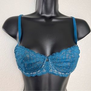 TRUE Blue Lacey Bra Size 32B